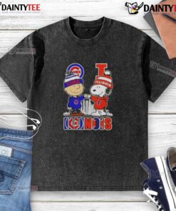 Good Snoopy and Charlie Brown Chicago Cubs washed t-shirt featuring Illinois skyline design for fans.