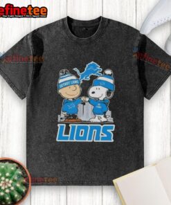 Good Snoopy and Charlie Brown Detroit Lions football skyline washed t-shirt featuring vibrant graphics and soft fabric.