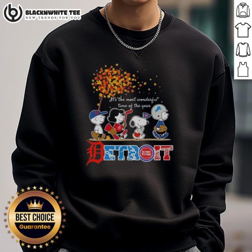 Cozy Good Snoopy and Friends Detroit autumn sweatshirt, perfect for celebrating the most wonderful time of the year.