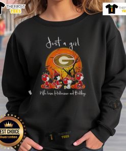 Hot Snoopy and friend in Georgia Bulldogs football sweatshirt for Halloween, perfect for Bulldogs lovers.