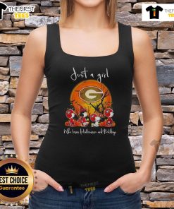 Hot Snoopy in Georgia Bulldogs football tank top for Halloween, perfect for Bulldogs lovers and festive fans.