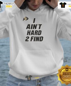 Stylish 'I Ain't Hard 2 Find' hoodie featuring Deion Sanders design, perfect for fans and fashion lovers alike.