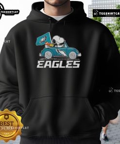 Philadelphia Eagles flag hoodie featuring Snoopy and Woodstock driving a car, perfect for fans and cozy wear.