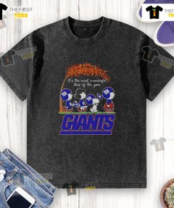 Nice Snoopy and Friends X New York Giants Autumn washed t-shirt featuring iconic characters ready for the sports season.