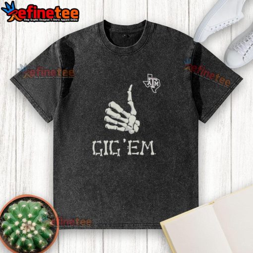 Nice Texas A&M Aggies Glow Halloween Gig 'Em t-shirt in ebony, featuring a stylish hand-like design.