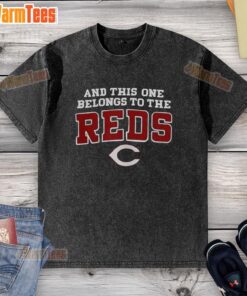Cincinnati Reds washed t-shirt featuring team logo, perfect for casual wear and showing team spirit.