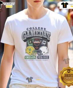 Official Oregon Ducks vs Penn State Nittany Lions 2025 College Gameday helmet t-shirt featuring team logos and vibrant design.