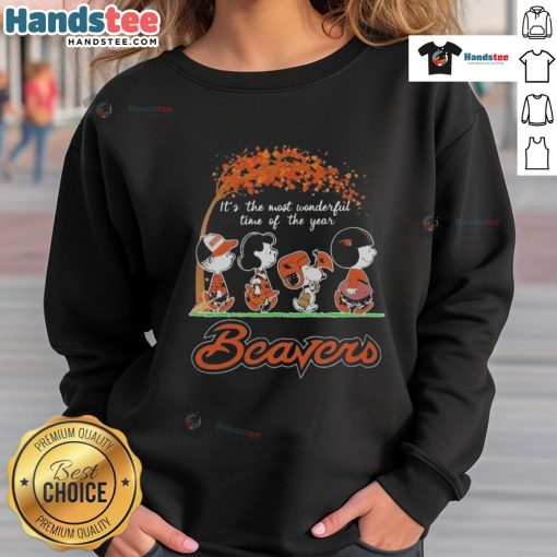 Official Peanuts Characters X Oregon State Beavers NFL sweatshirt, perfect for celebrating the holiday season in style.