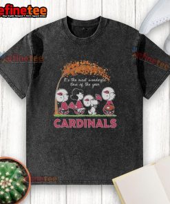 Alt Text: Official Snoopy The Peanuts Arizona Cardinals T-shirt celebrating the holiday season with festive design.