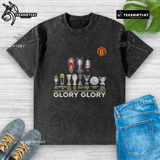 Original Manchester United Glory Glory Trophy washed t-shirt in red, featuring iconic club logo and vintage design.