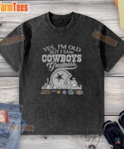 Vintage 'Yes I'm Old' shirt featuring Dallas Cowboys Super Bowl helmet and skyline design, perfect for fans.