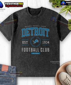 Premium Detroit Lions Football Club washed t-shirt in blue, featuring the team's logo and soft, comfortable fabric.