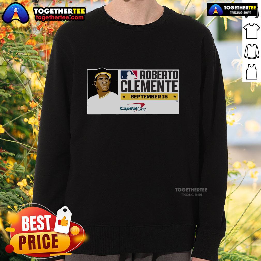Premium Francisco Lindor 2025 Roberto Clemente Award Sweatshirt Alt Text: Premium Francisco Lindor 2025 Roberto Clemente Award sweatshirt featuring bold graphics and comfortable fit.