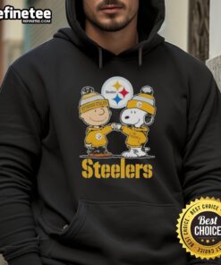Alt Text: Premium Snoopy and Charlie Brown Pittsburgh Steelers football skyline hoodie featuring vibrant team colors and iconic characters.