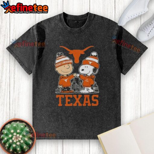 Alt Text: Premium Snoopy and Charlie Brown Texas Longhorns football skyline washed t-shirt featuring vibrant graphics.
