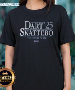 Pretty Dart Skattebo 25 Ladies Tee showcasing a stylish, comfortable design perfect for casual wear and sports.