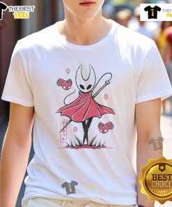 Pretty Hornet Japanese Art T-Shirt featuring a vibrant hornet design inspired by traditional Japanese art.