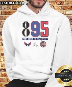 Alt Text: Top Alexander Ovechkin Washington Capitals NHL All-Time Leading Goalscorer 895 hoodie showcasing his historic achievement.