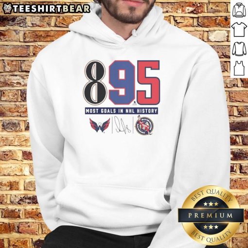Alt Text: Top Alexander Ovechkin Washington Capitals NHL All-Time Leading Goalscorer 895 hoodie showcasing his historic achievement.
