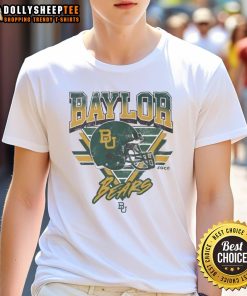Top Baylor Bears Triangle Vintage T-Shirt featuring a retro design in green and gold, perfect for fans and collectors.