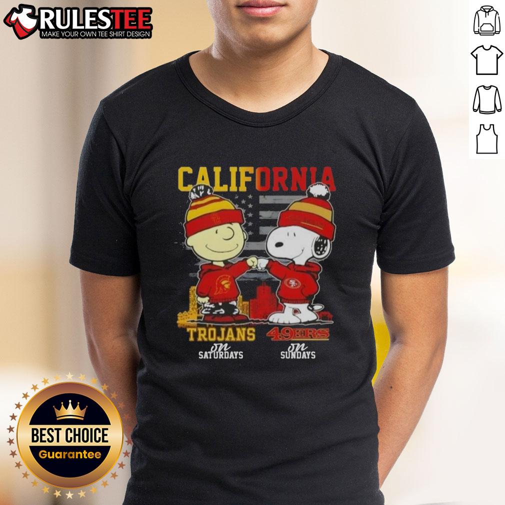 Top California Sports Charlie Brown USC Trojans Saturdays x Snoopy San Francisco 49ers Sundays T-Shirt Alt Text: Top California Sports Charlie Brown USC Trojans and Snoopy San Francisco 49ers Sundays T-Shirt design