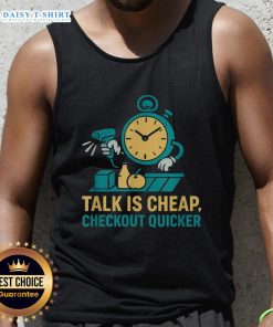 Cashier in tank top at grocery store, promoting quicker checkouts with a friendly smile and engaging customer talk.