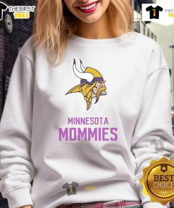 Cozy Top Minnesota Viking Minnesota Mommies sweatshirt in purple, perfect for game day and casual wear.