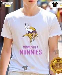 Top Minnesota Viking Minnesota Mommies T-Shirt featuring a stylish design perfect for proud Viking moms.
