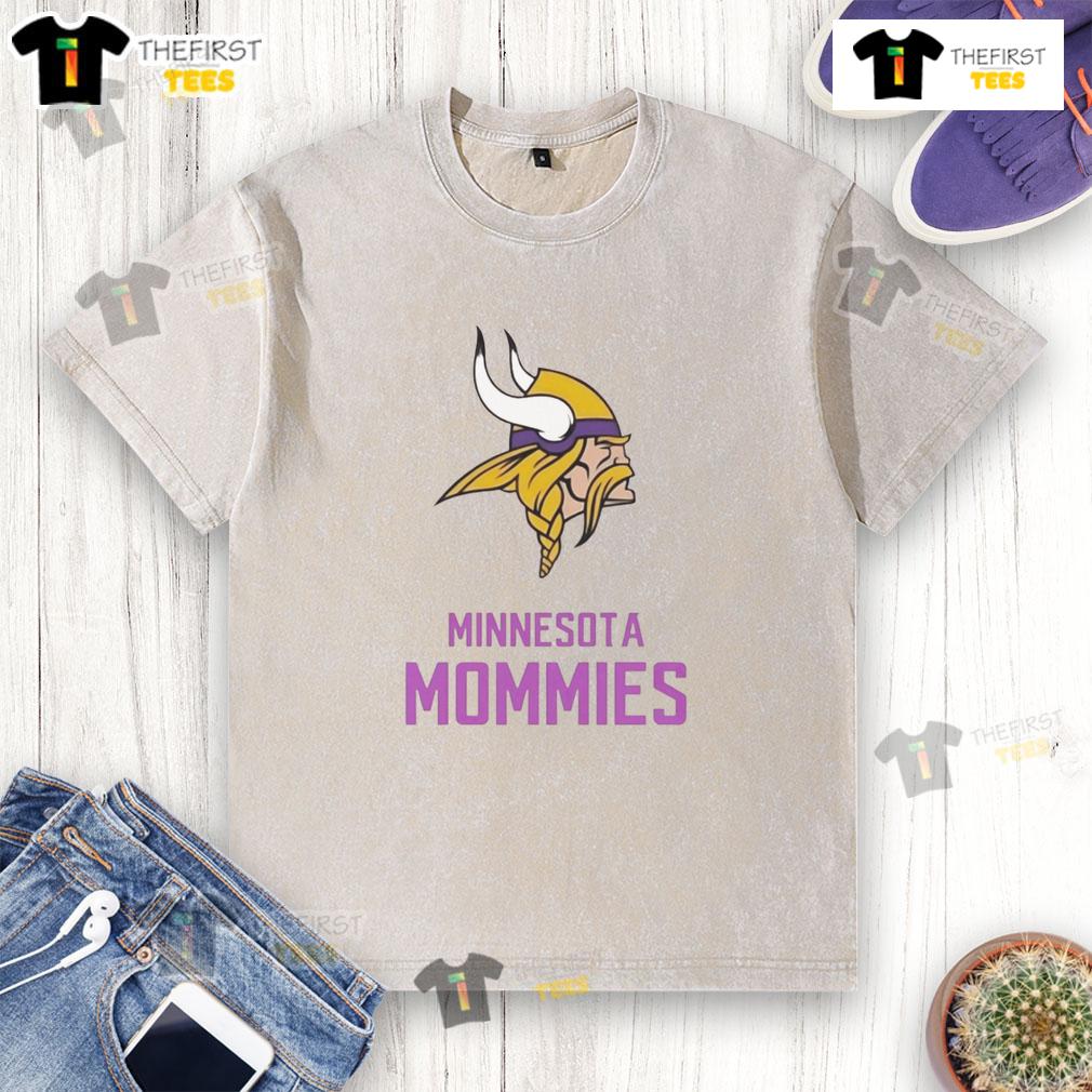 Top Minnesota Viking Minnesota Mommies Washed T Shirt Top Minnesota Viking Minnesota Mommies washed t-shirt featuring a stylish design for proud Vikings fans and moms.