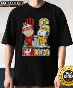Alt Text: Top Snoopy and Charlie Brown Indiana Sports Hoosiers X Pacers skyline t-shirt design featuring iconic characters.