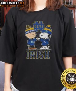 Top Snoopy and Charlie Brown Notre Dame Fighting Irish Football skyline ladies tee shirt design featuring vibrant graphics.