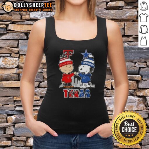 Alt Text: Top Snoopy and Charlie Brown Texas Tech Red Raiders X Dallas Cowboys skyline tank top for fans and collectors.
