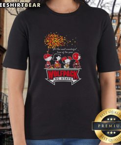 Alt Text: Top Snoopy and Friends X Wolfpack NC State Sports Team autumn ladies tee, perfect for celebrating the season.