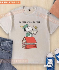 Top Snoopy To Read or Not To Read washed t-shirt featuring a playful Snoopy graphic, perfect for book lovers.