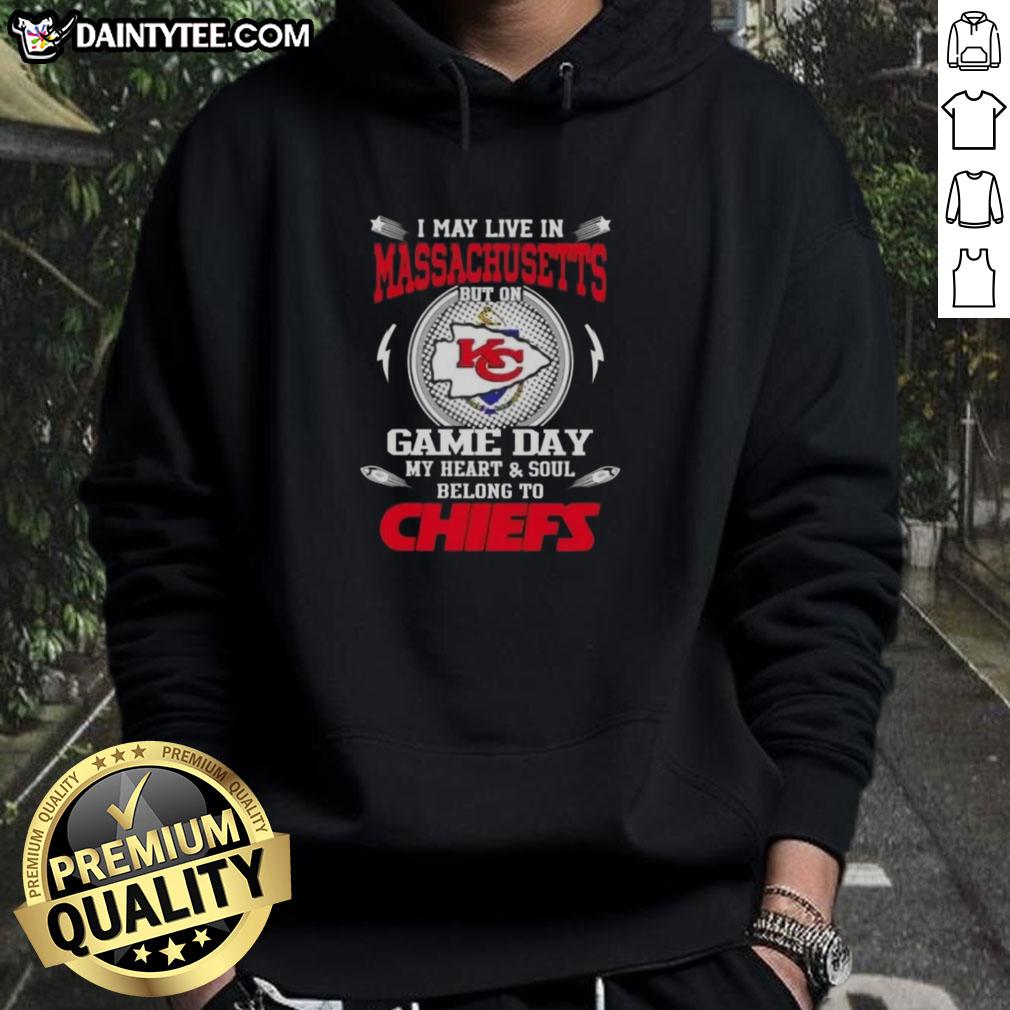 awesome-i-may-live-in-massachusetts-but-on-game-day-my-heart-and-soul-belongs-to-kansas-city-chiefs-hoodie Kansas City Chiefs hoodie showcasing team spirit for fans in Massachusetts on game day.