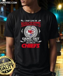 Awesome Kansas City Chiefs T-shirt for fans living in Massachusetts, showcasing team pride on game day.