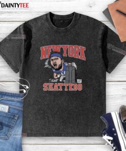 Awesome New York Giants Cam Skattebo homage royal caricature washed t-shirt featuring vibrant team colors and design.