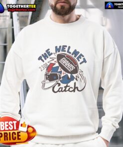 Awesome New York Giants The Helmet Catch sweatshirt featuring iconic play design, perfect for fans and collectors.