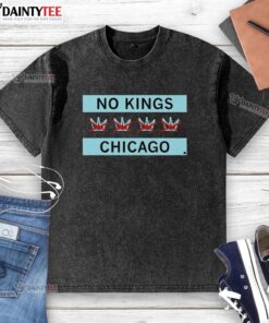 Alt Text: Awesome No Kings Chicago Flag Washed T-Shirt featuring a stylish design and vibrant colors, perfect for city pride.