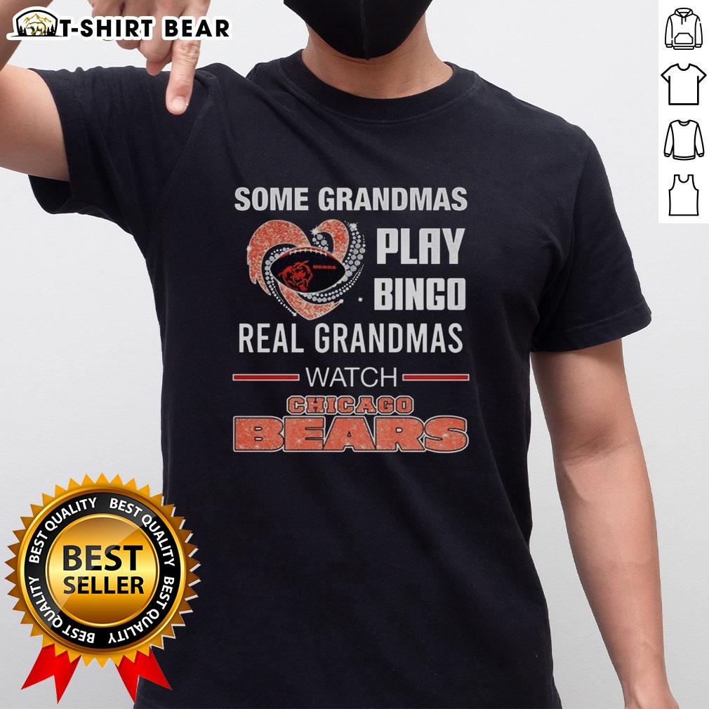 Awesome Some Grandmas Play Bingo Real Grandmas Watch Chicago Bears Football Diamond Heart T-Shirt Alt Text: Awesome T-shirt for grandmas: 'Real Grandmas Watch Chicago Bears Football' with diamond heart design.