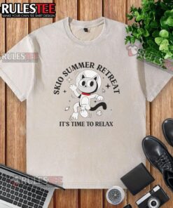 Cute Skio Summer Retreat washed t-shirt perfect for relaxation and casual summer outings.