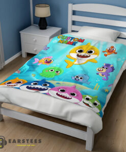 Good Baby Shark & Friends Poster Rainbow Text Blanket Fleece Customized Blanket