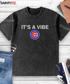 Good Chicago Cubs It's A Vibe washed t-shirt featuring a relaxed fit and vibrant team graphics for fans.
