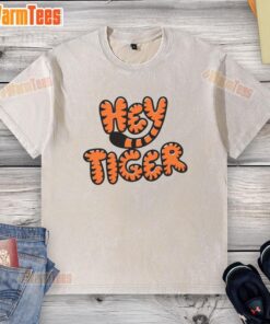 Good Hey Tiger bubble letter washed t-shirt in soft fabric, perfect for casual wear and animal lovers.