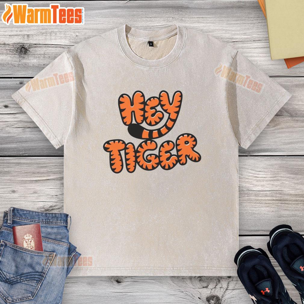 good-hey-tiger-bubble-letter-washed-t-shirt Good Hey Tiger bubble letter washed t-shirt in soft fabric, perfect for casual wear and animal lovers.