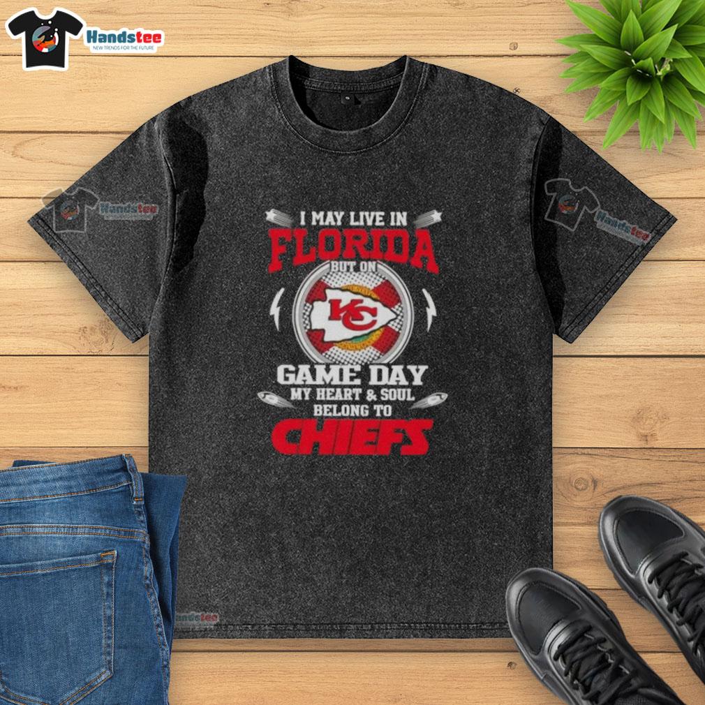 good-i-may-live-in-florida-but-on-game-day-my-heart-and-soul-belongs-to-kansas-city-chiefs-washed-t-shirt Alt Text: Kansas City Chiefs washed t-shirt for game day, showing team pride despite living in Florida.