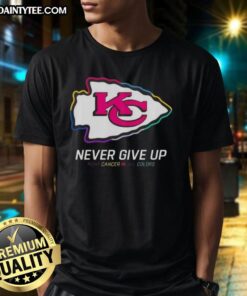 Alt Text: Good Kansas City Chiefs Football T-shirt featuring 'Never Give Up' design to support cancer awareness in vibrant colors.