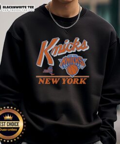 Vintage New York Knicks Fly By sweatshirt showcasing classic team logo and retro design, perfect for basketball fans.