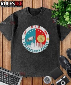 Alt Text: Philadelphia Eagles Football Skyline Washed T-Shirt featuring team logo and vibrant city skyline design.