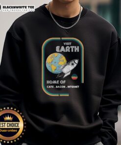 Retro space sweatshirt featuring cats and bacon, perfect for internet lovers and cozy home wear. Good Visit Earth design.